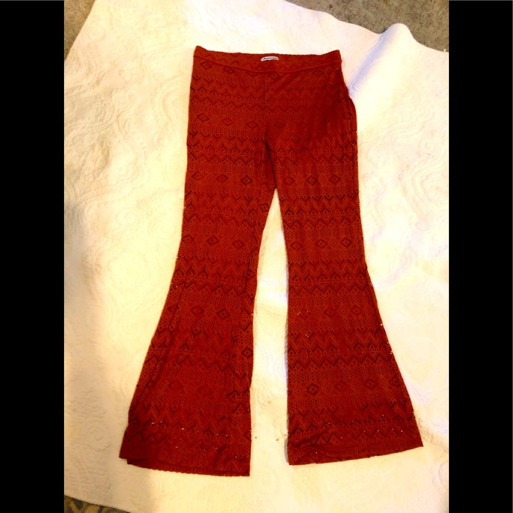 American eagle rust pants.
